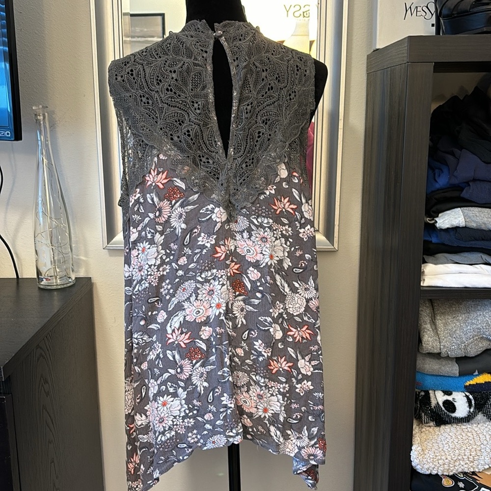Torrid top - Picture 7 of 8